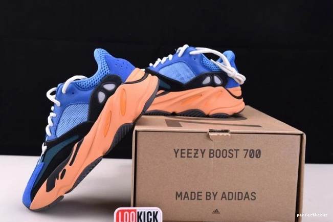 700 YEEZY ADIDAS GZ0541 0818